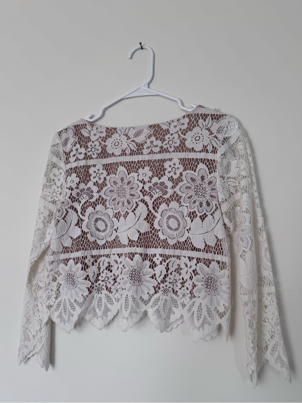 For Love & Lemons Cropped Women's Lace Long-Sleeve Top